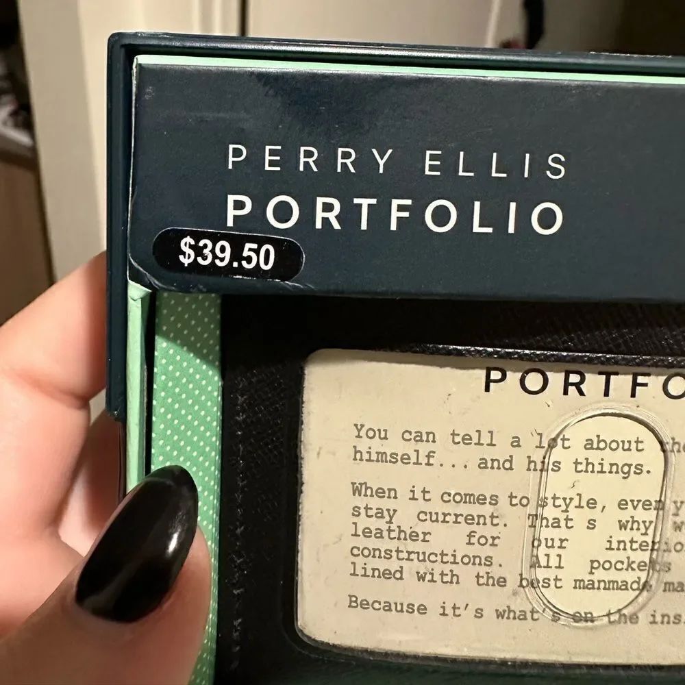 Perry Ellis wallet - Picture 4 of 5